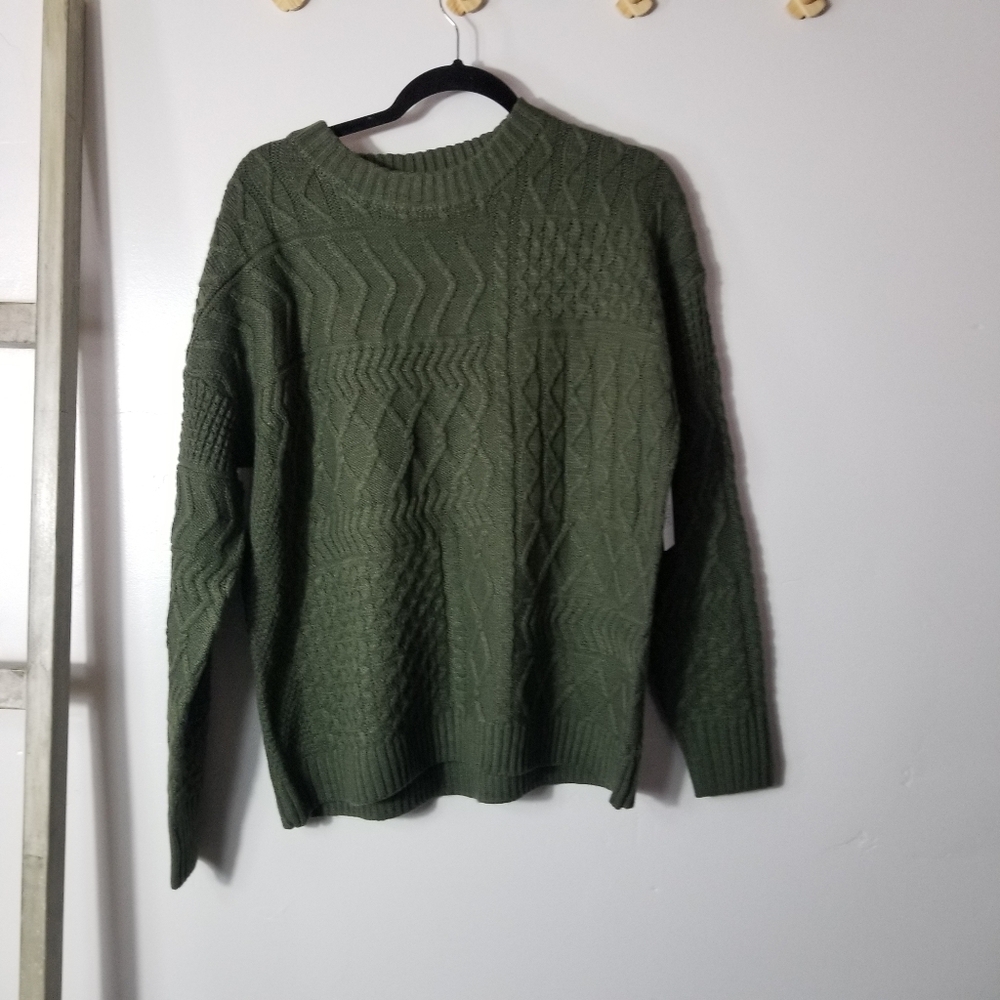 NWT TIME AND TRU WOMEN'S GREEN SWEATER SIZE LARGE